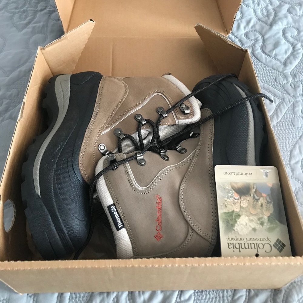 NWT Columbia Cascadian Summit waterproof winter snow boots 8.5 Brand New In Box!